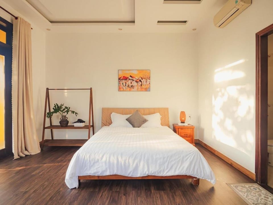 Bed, Photo of the whole room, Bedroom, air conditioner