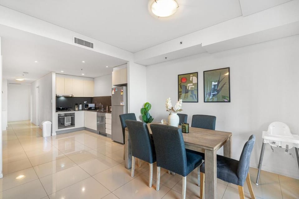 Kitchen or kitchenette, Dining area, minibar, oven, stove, toaster