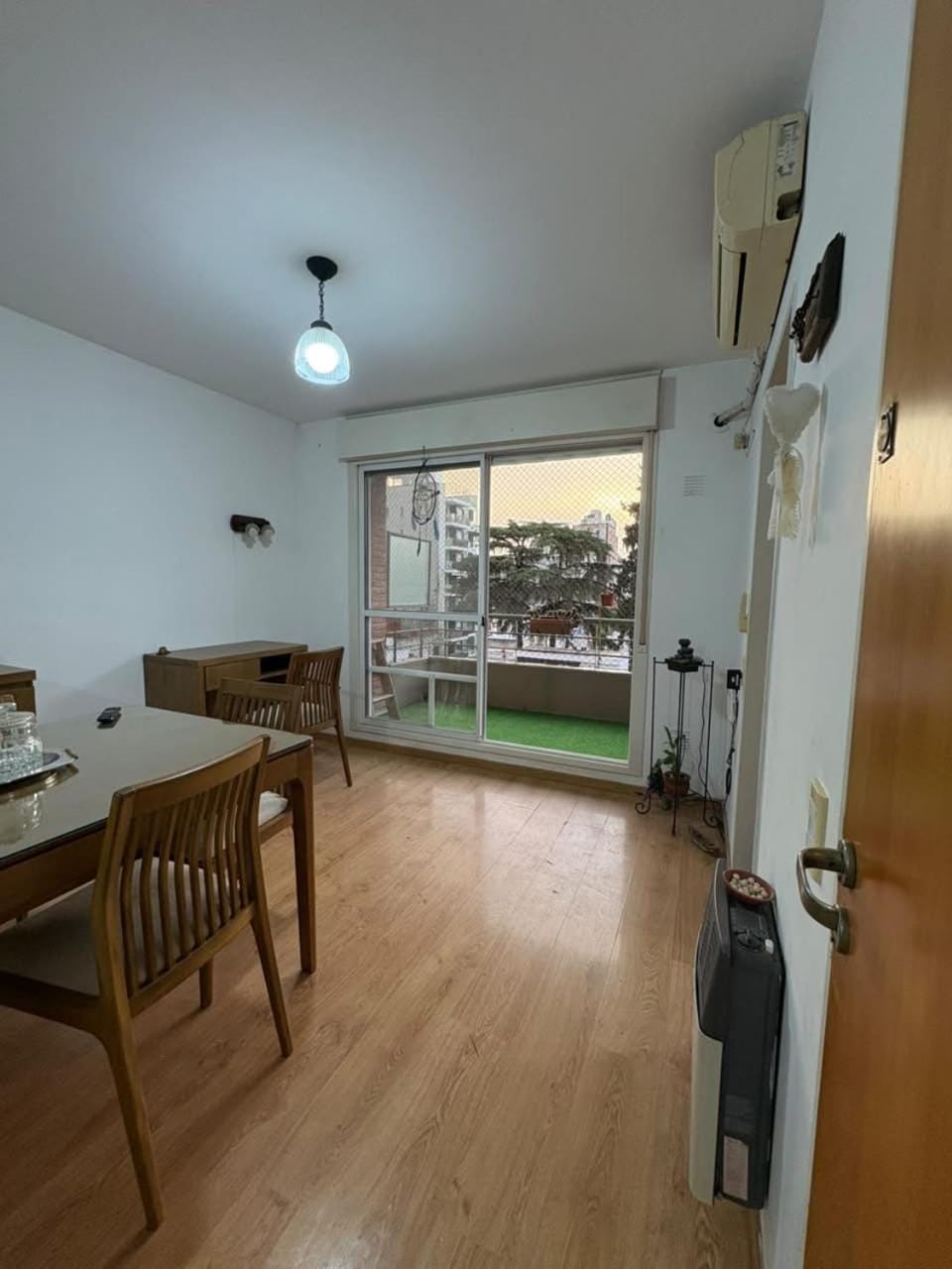 TV and multimedia, Seating area, Dining area, air conditioner