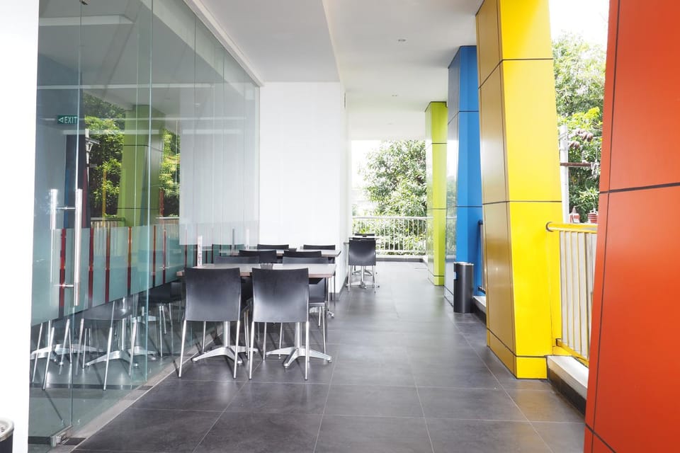Restaurant/places to eat, Dining area