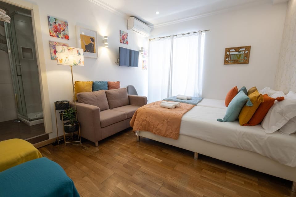 Sweet Suites Guesthouse close to famous Avenue Liberty Bed and Breakfast in Lisbon
