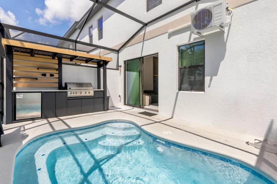 6BR Brand-New Townhouse Frozen and Transformers - 10568 House in Orlando