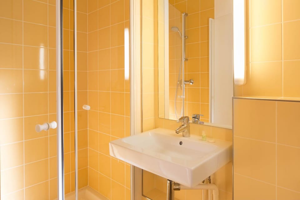 Bathroom, Area and facilities