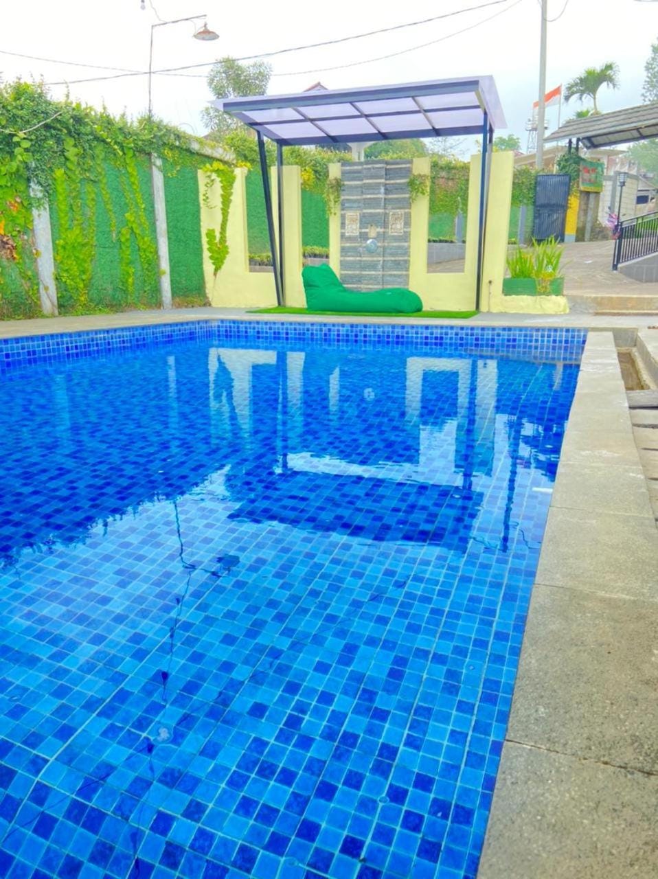 Sewa Villa Puncak villa 99 Nabila Kayna Inn in Cisarua