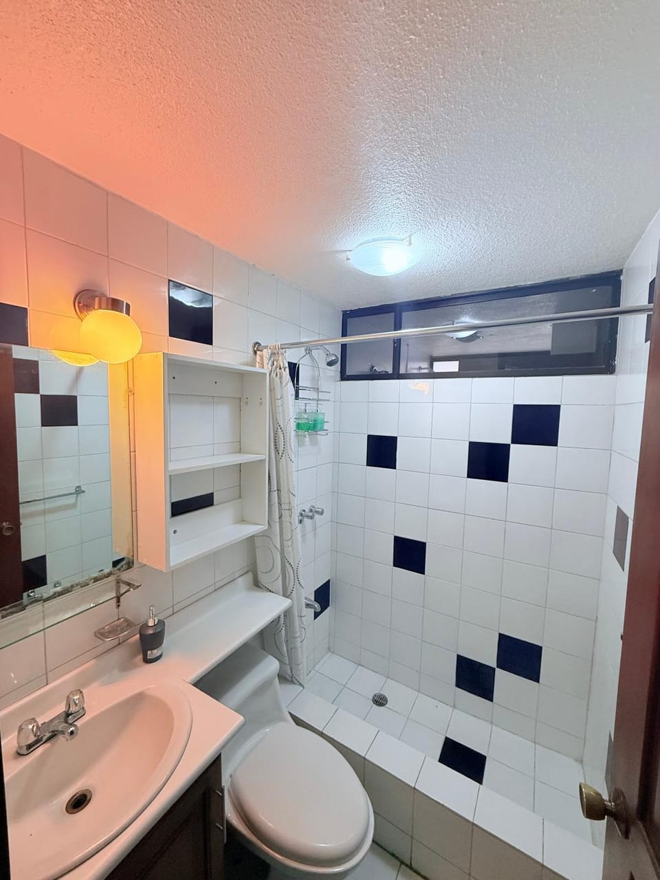 Shower, Toilet, Bath