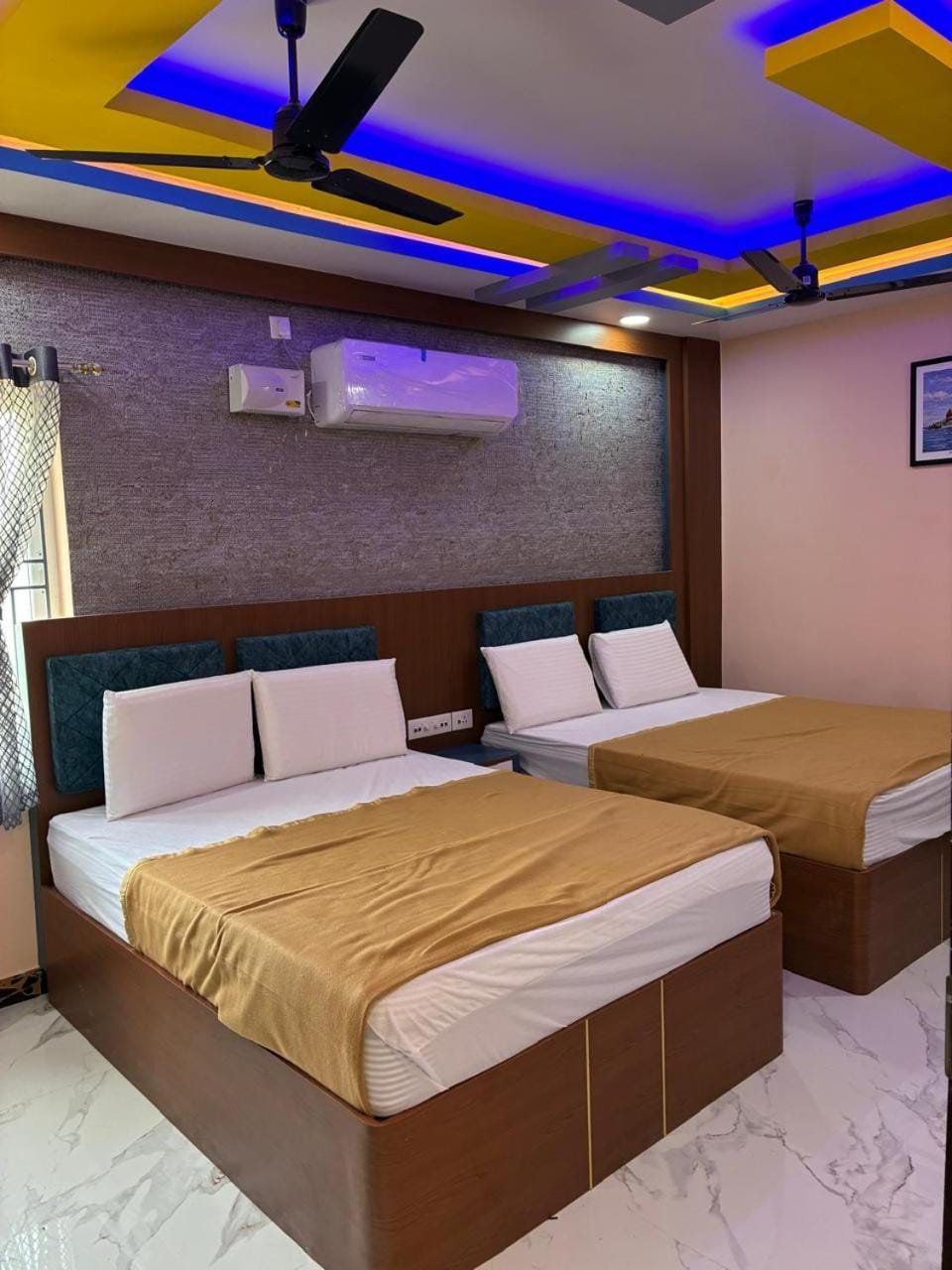 Bed, Bedroom, air conditioner