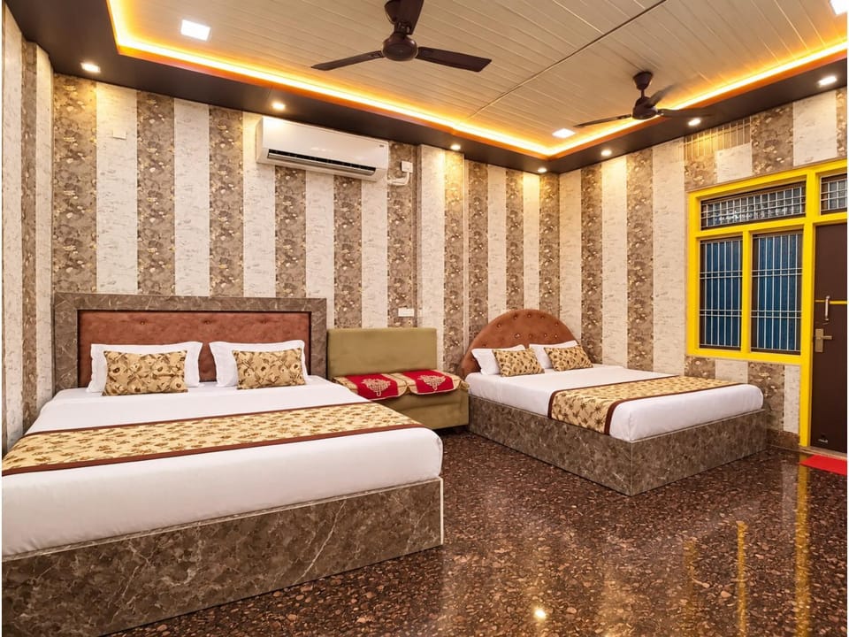 Ram Nagri Ayodhya Heritage Retreat - Hotel OM NAMO SHREE Near Shri Ram Janmabhoomi, Hanuman Garhi & Ram Ki Paidi Premium AC Rooms With Free Wi-Fi & Family Stay Hotel in Uttar Pradesh