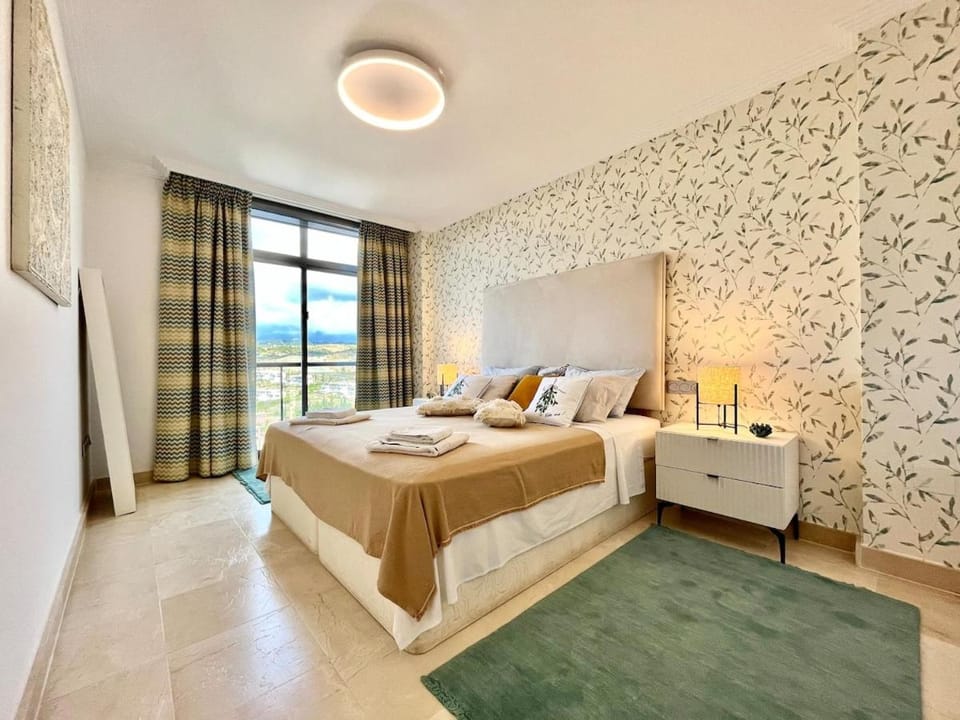 Luxury Retreat Panoramic Views Los Flamingos Apartment in Costa del Sol