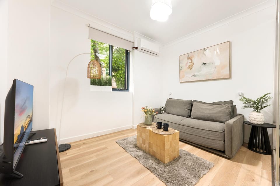 CBD APT Sleep 8 Free Parking Shopping Apartment in Sydney