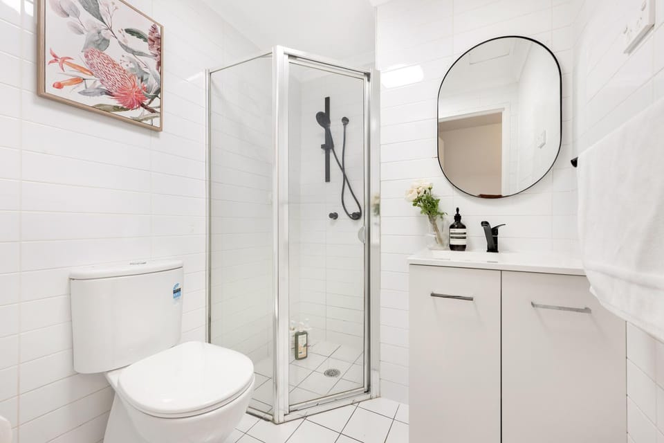 CBD APT Sleep 8 Free Parking Shopping Apartment in Sydney