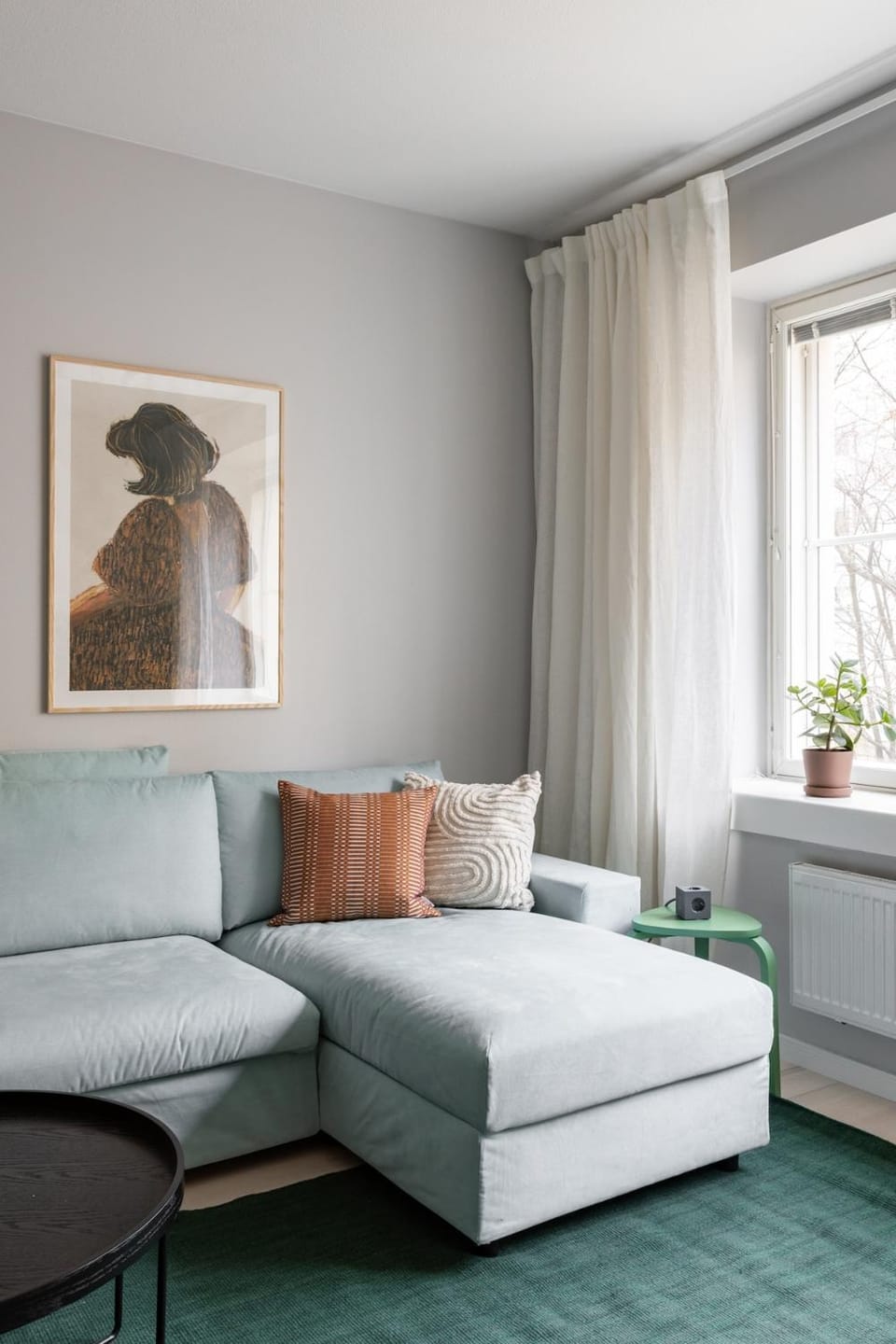Bed, Living room
