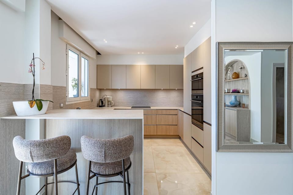 Kitchen or kitchenette, Dining area, dishwasher, oven, stove