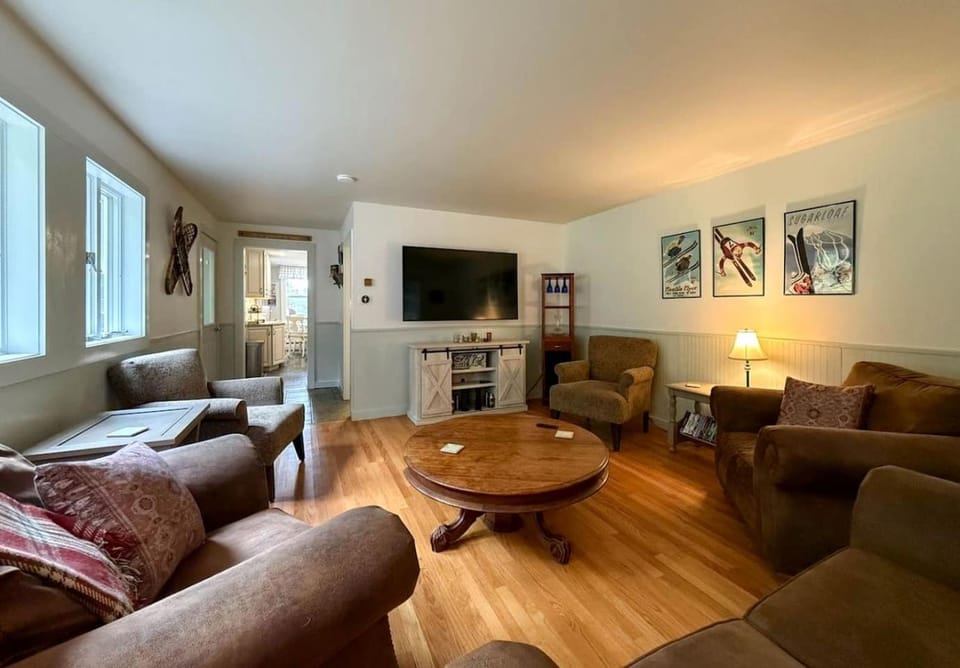Peaceful Lakeside Home with Water Views Located Near Long Lake, Harrison, Maine House in Long Lake
