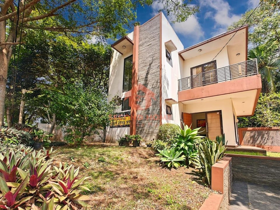 Large 3BR Bale Dago Townhouse Best View Villa in Bandung