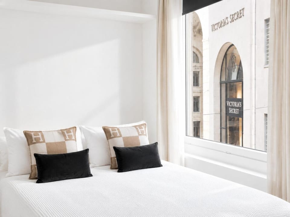 Bed, View (from property/room), View (from property/room), Photo of the whole room, Bedroom, Landmark view, Landmark view