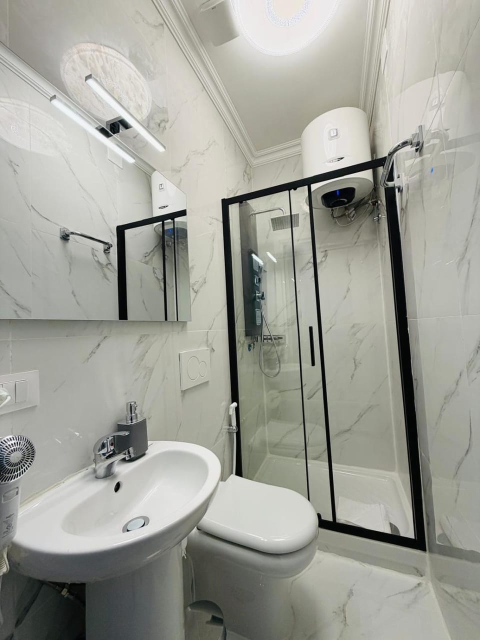 Colosseum Imperial Guesthouse Bed and Breakfast in Rome