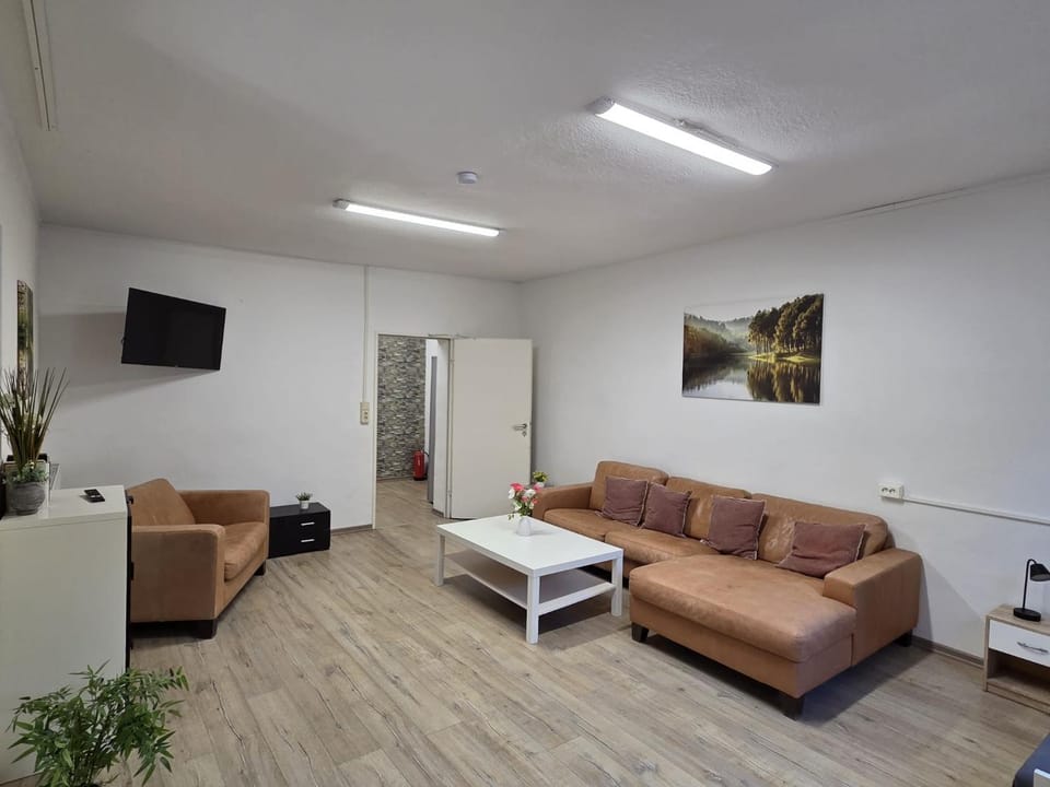 Communal lounge/ TV room, TV and multimedia, Living room, Seating area