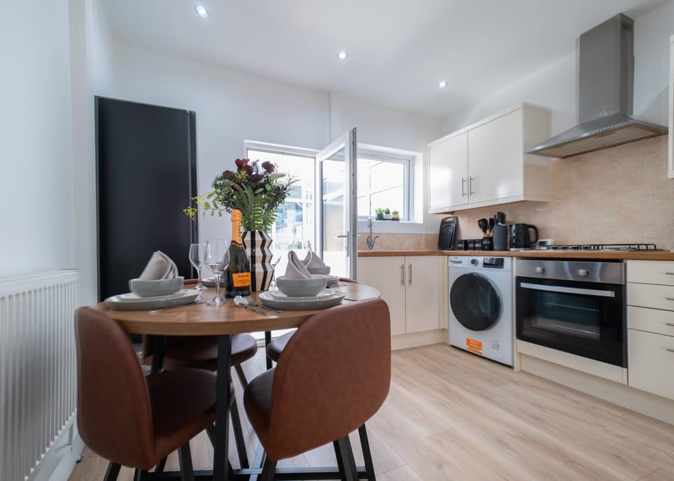 Kitchen or kitchenette, Dining area, oven, stove, toaster, kitchen