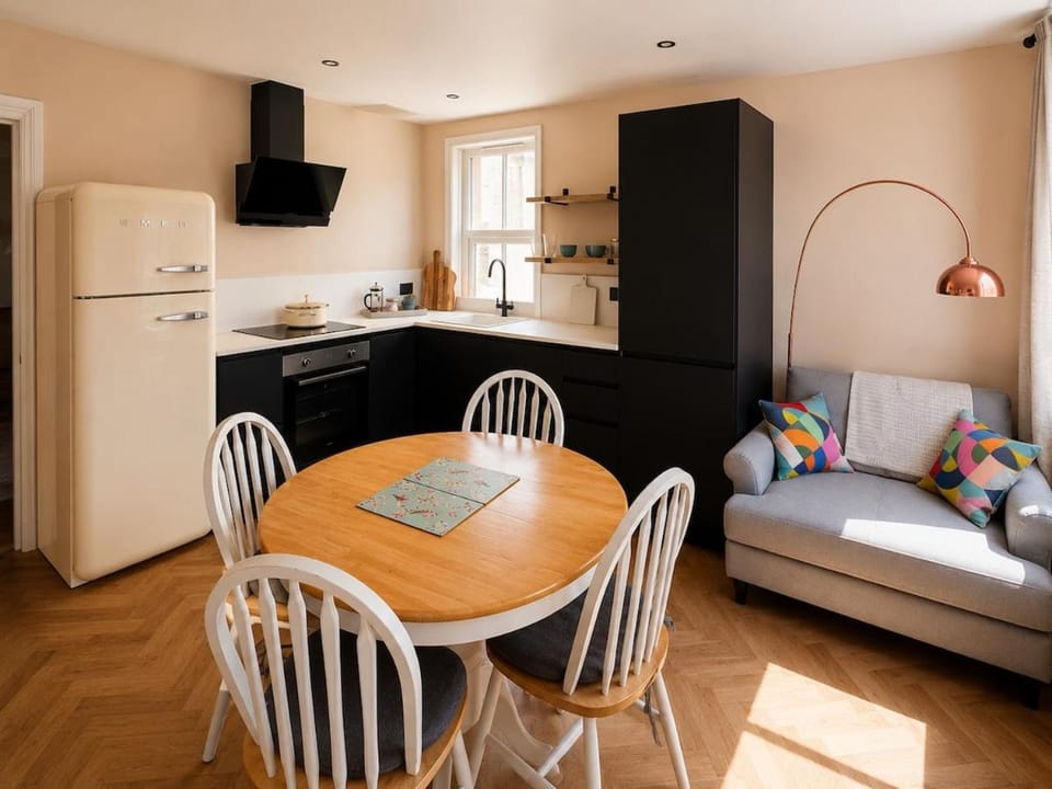 Lycett Coastal The Retreat Apartment in Worthing