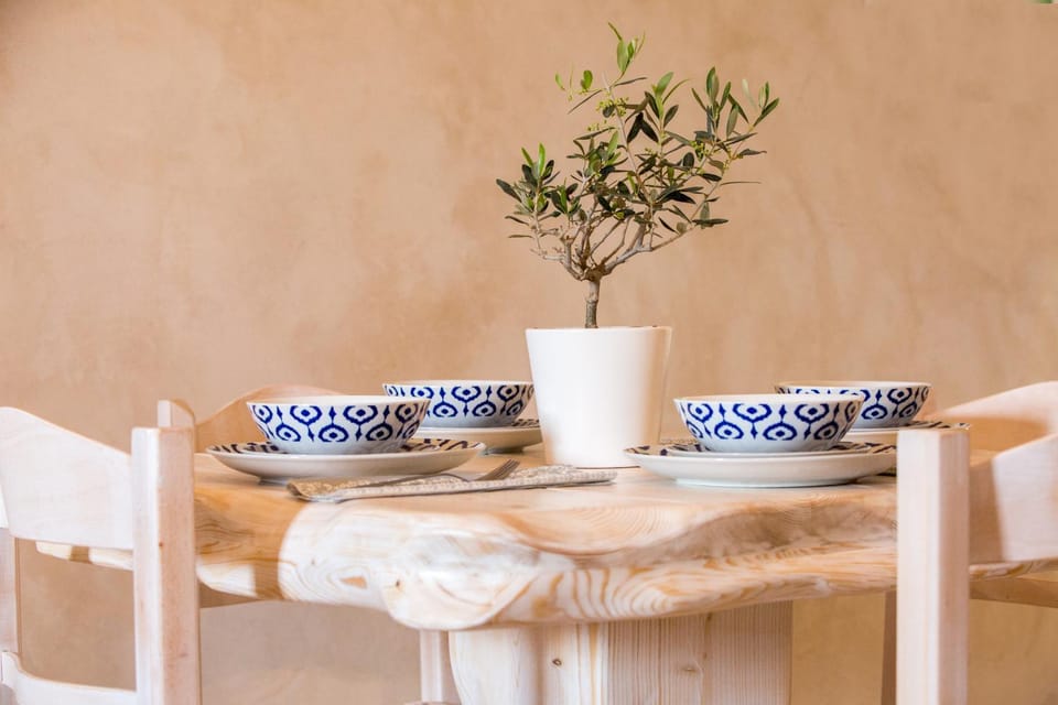 Seating area, Dining area
