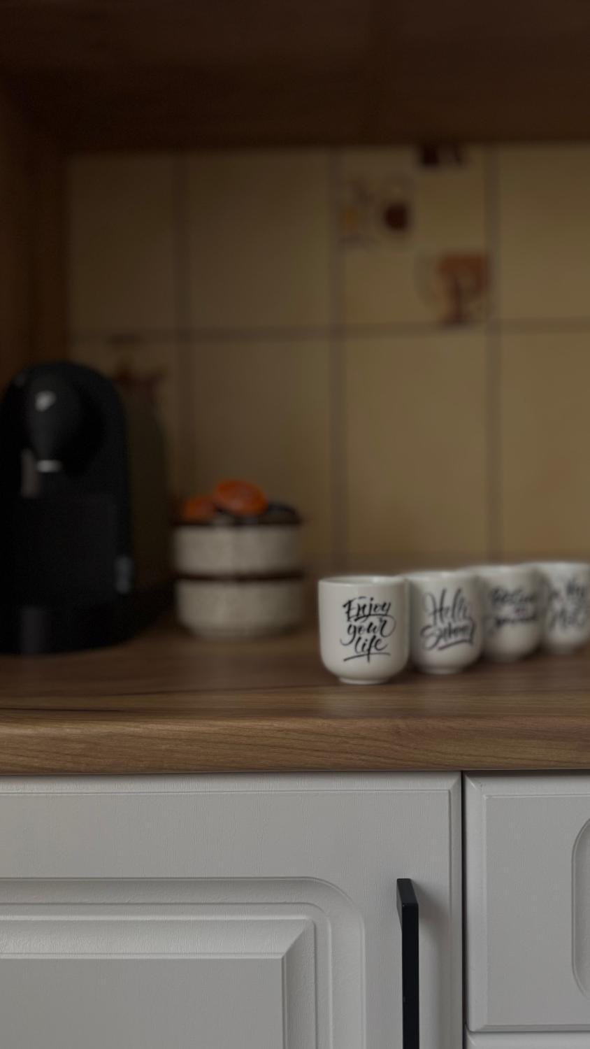 Kitchen or kitchenette, Food and drinks