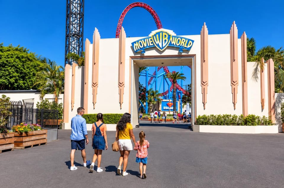 Nearby landmark, Facade/entrance, People, Entertainment, Family