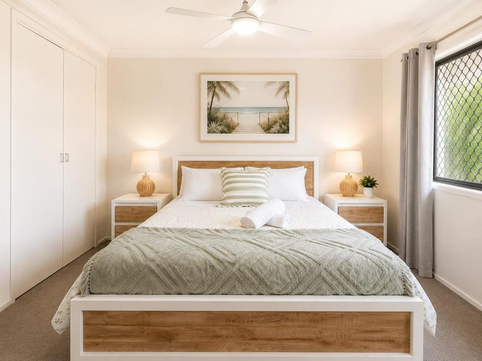 Bed, Photo of the whole room, Decorative detail, Bedroom, storage, wardrobe