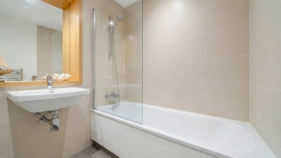 Shower, Bathroom, Bath, towels