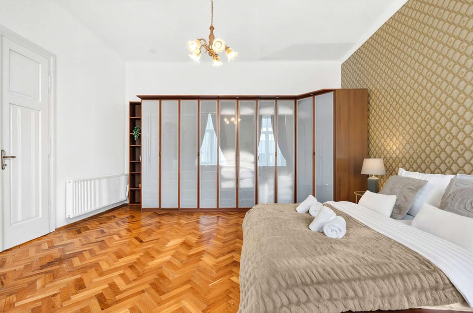 Bed, Photo of the whole room, Bedroom, towels, wardrobe