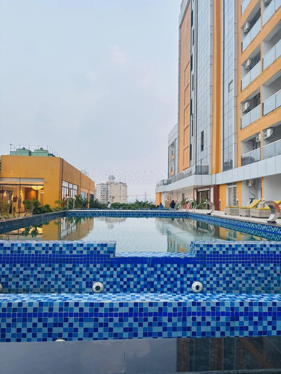 Great 1BHK studio apartment Stay Spectrum Mall Sector 75 Apartment in Noida
