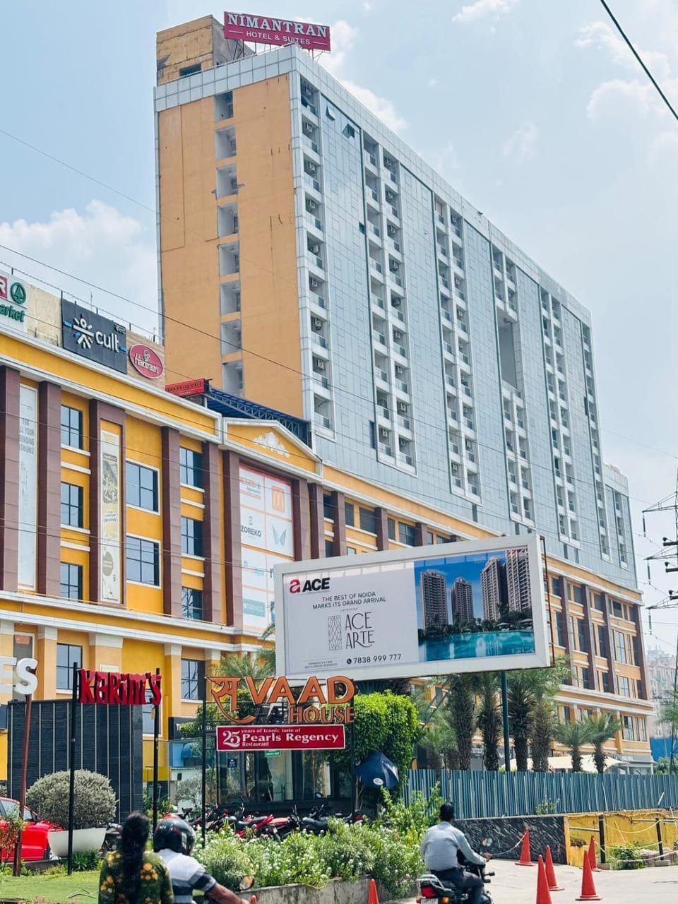 Great 1BHK studio apartment Stay Spectrum Mall Sector 75 Apartment in Noida