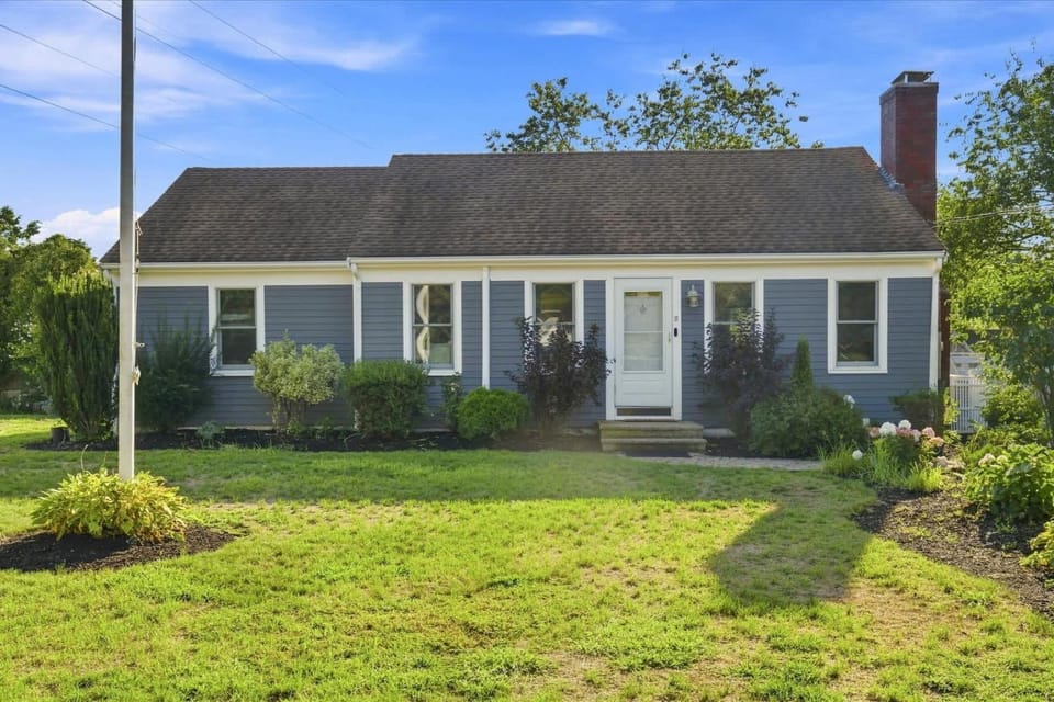 Yarmouth Port Oasis House in Yarmouth Port