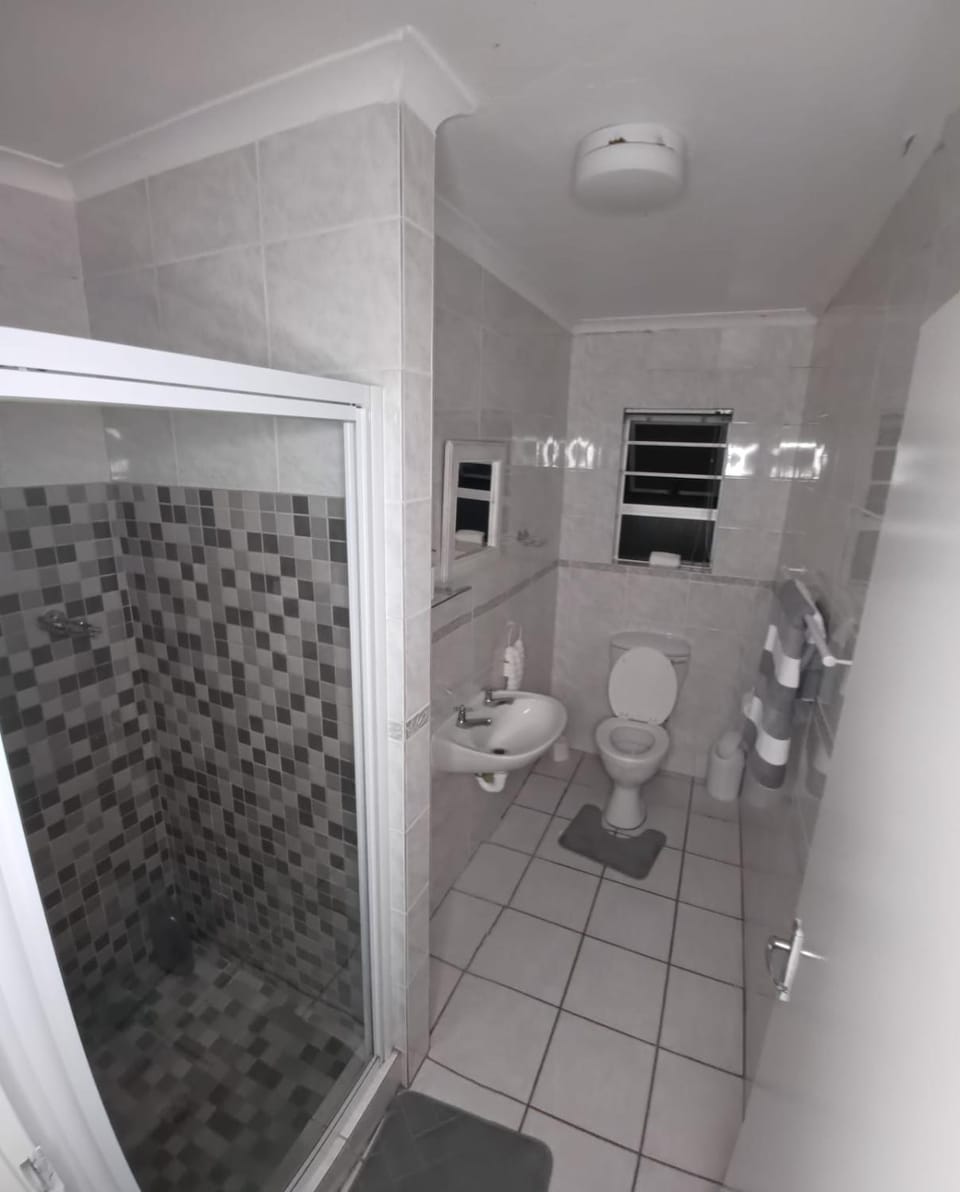 Guesthouse, Vredekloof Bed and Breakfast in Cape Town