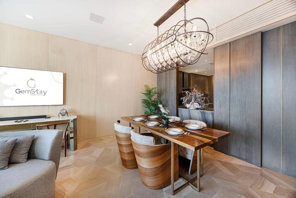 Luxury Retreat at FIVE Palm Jumeirah Apartment in Dubai