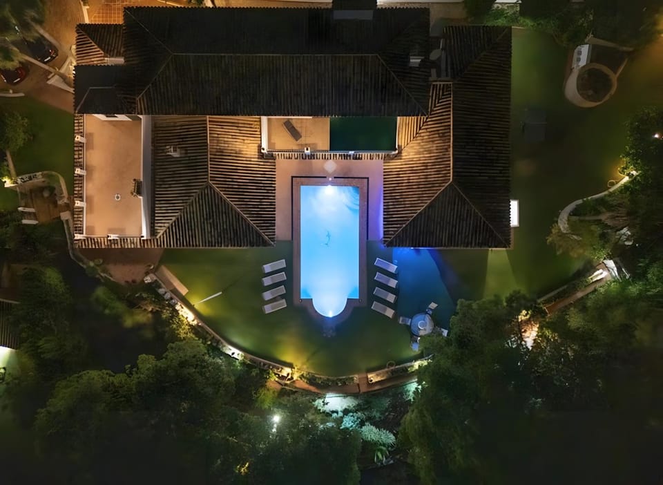 Property building, Swimming pool