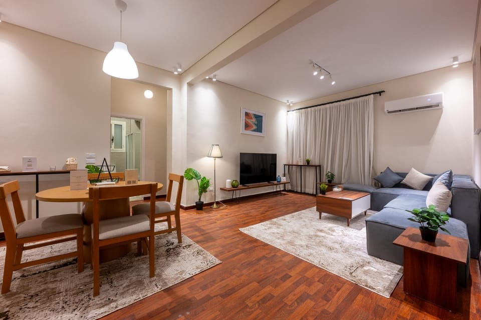 1201 Charming 3BR w Patio, Zamalek House in Cairo