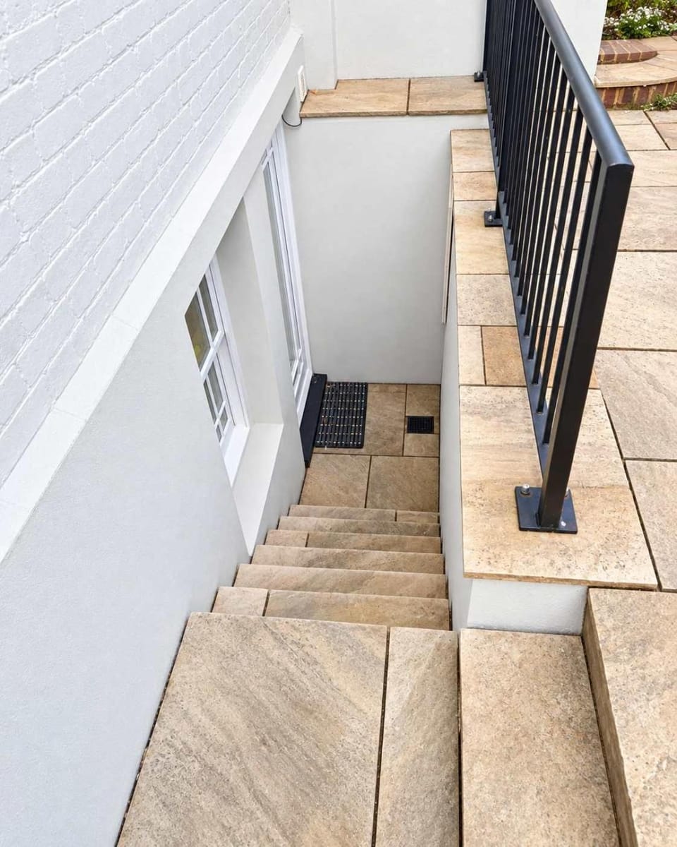 Central 1-bed apartment moments from Guildford train station Apartment in Guildford