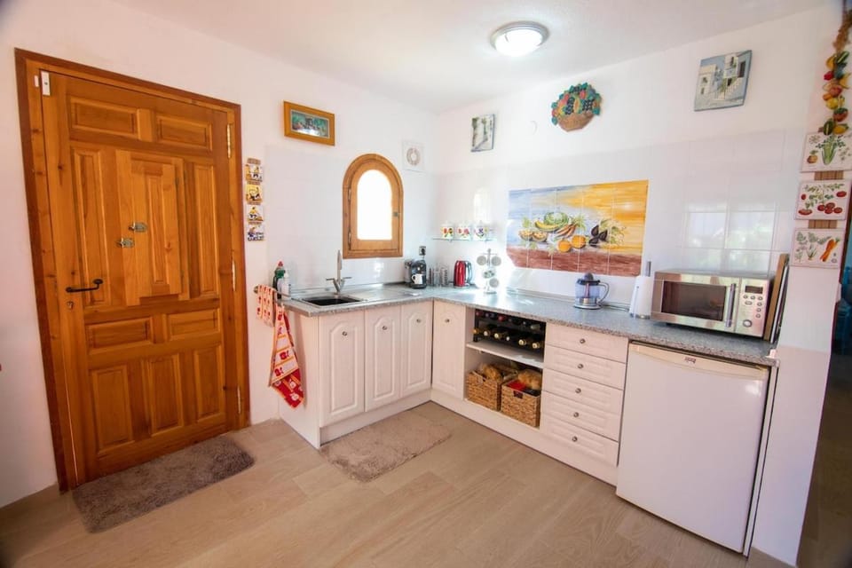 Guest room with ocean views and heated pool! Apartment in Marina Alta