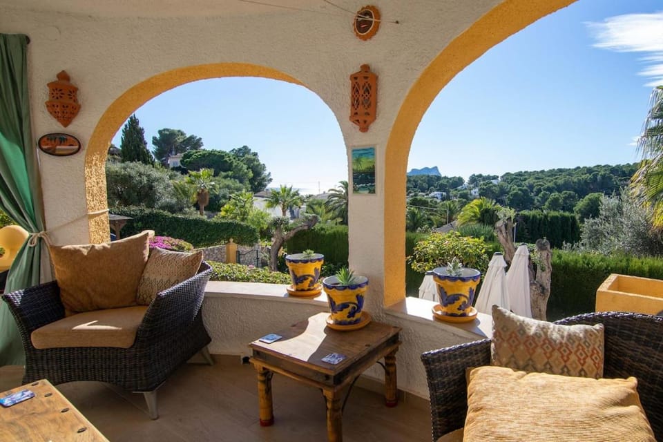Guest room with ocean views and heated pool! Apartment in Marina Alta