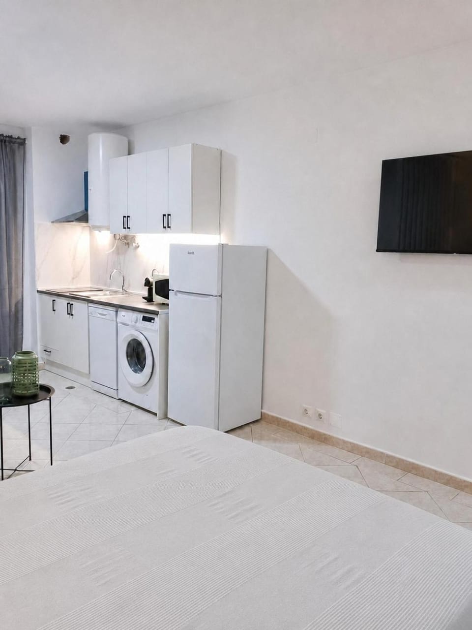 TV and multimedia, Kitchen or kitchenette, dishwasher, stove, washing machine