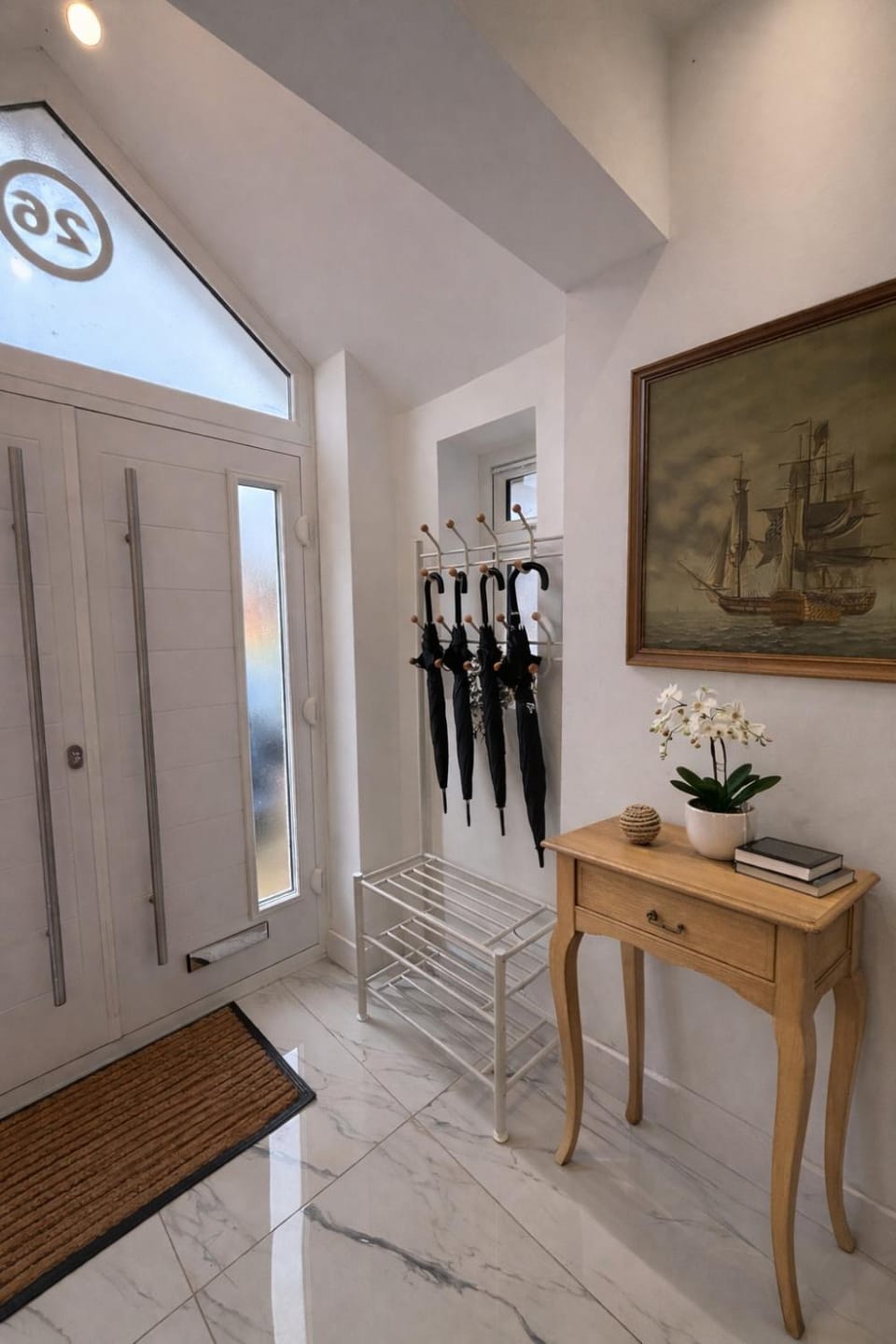 Modern Luxury London House - 9 bed - 4 bathroom House in London Borough of Ealing