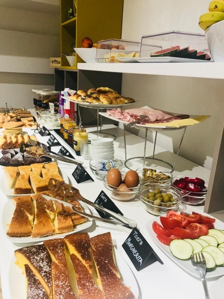 Breakfast, Buffet breakfast
