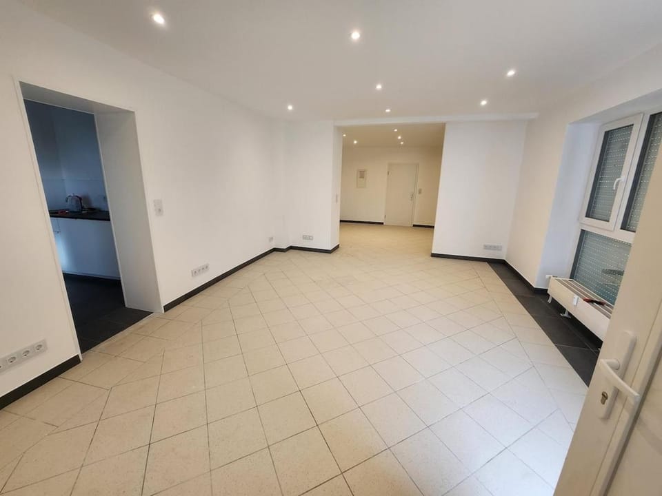 Helles, modern documenta16Quartier, ground floor, all-in 5G Apartment in Kassel