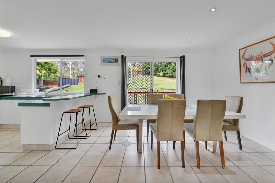 Tropical 3BR Retreat Currumbin Waters House in Currumbin Valley