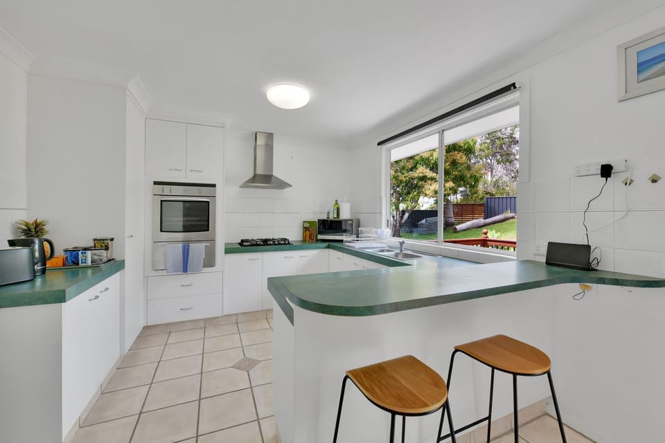 Tropical 3BR Retreat Currumbin Waters House in Currumbin Valley