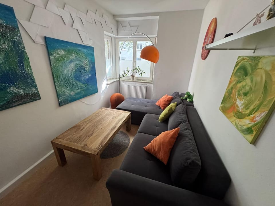 Couch Room - Green Augsburg Center - Elenas Special Space Apartment in Augsburg