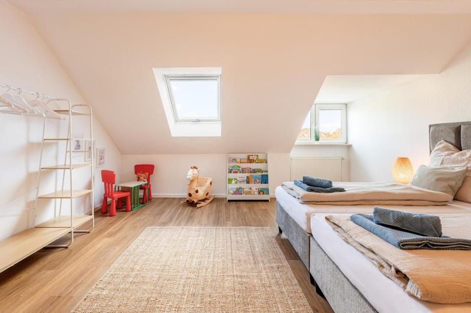 Living room, Photo of the whole room, Bedroom, wardrobe