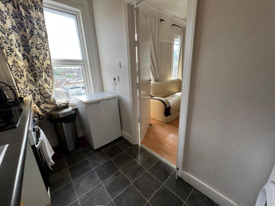 Kitchen or kitchenette, Living room, Photo of the whole room, Dining area