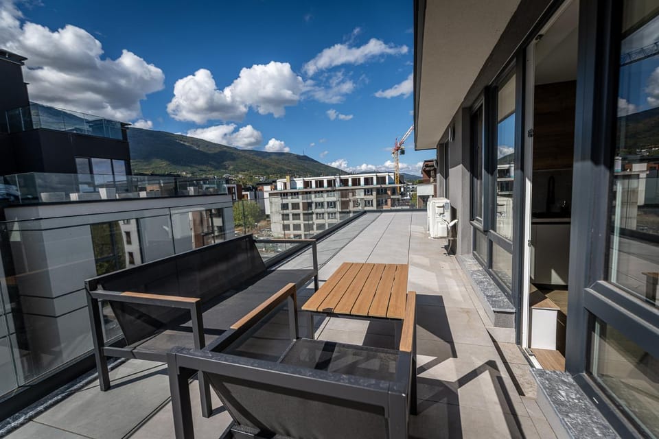 Property building, Patio, Day, Balcony/Terrace