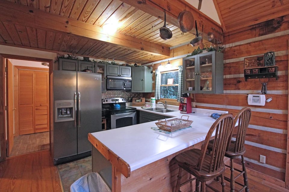 Tannembaum Hidden Mountain Gem with WIFI House in Fontana Lake